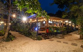 Akih Pods Hostel